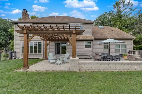 Exterior - 420 Fairway View Dr, Algonquin, IL 60102 photo 5 of 11