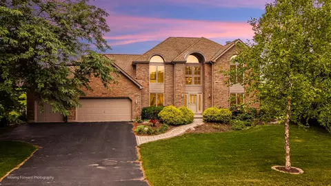 Exterior - 420 Fairway View Dr, Algonquin, IL 60102 photo 11 of 11