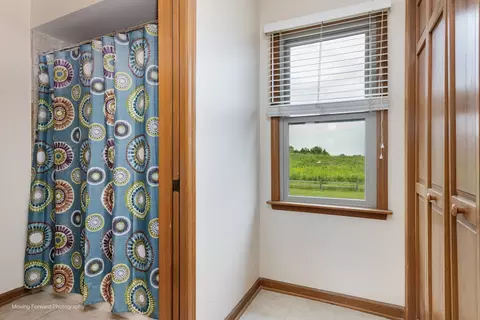 Bath - 420 Fairway View Dr, Algonquin, IL 60102 photo 5 of 5