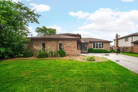 19221 Grant St, Lansing, IL 60438
