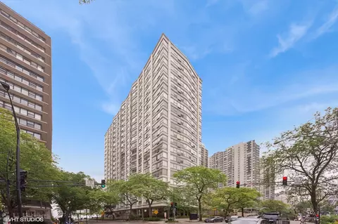 5757 N Sheridan Rd #20J, Chicago, IL 60660