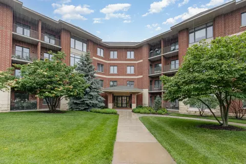 845 E 22nd St #219, Lombard, IL 60148