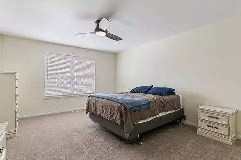 Bedroom - 9207 E Prairie Rd, Evanston, IL 60203 photo 1 of 3