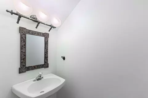 Bath - 9207 E Prairie Rd, Evanston, IL 60203 photo 1 of 3