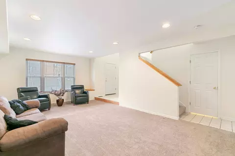 Living - 9207 E Prairie Rd, Evanston, IL 60203 photo 1 of 2