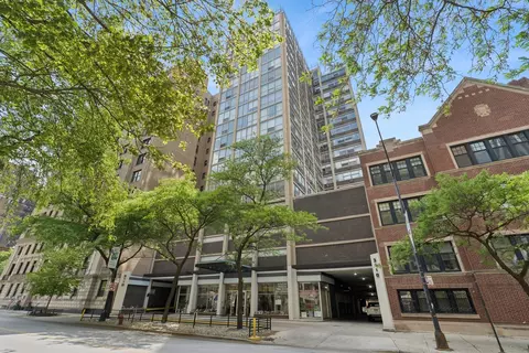 3110 N Sheridan Rd #801, Chicago, IL 60657