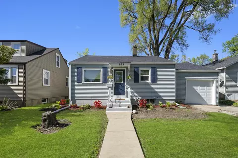684 Cooper Ave, Elgin, IL 60120