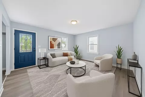 Living - 684 Cooper Ave, Elgin, IL 60120 photo 6 of 6