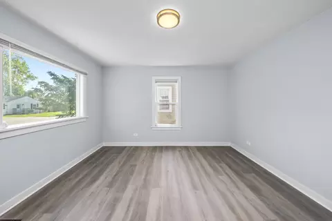 Living - 684 Cooper Ave, Elgin, IL 60120 photo 3 of 6