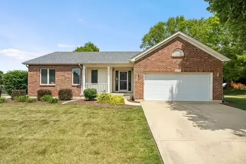 497 E Barberry Cir, Yorkville, IL 60560