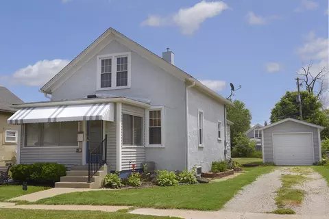 218 20th Ave, Naplate, IL 61350