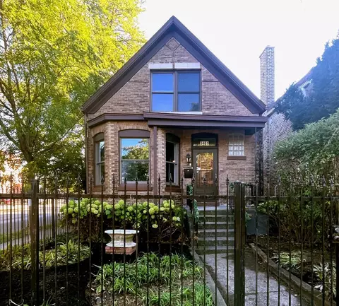 3401 W Beach Ave, Chicago, IL 60651