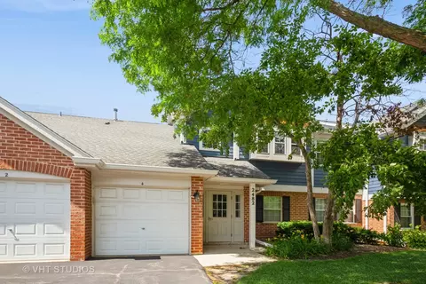 2482 Charleston Dr #4, Schaumburg, IL 60193