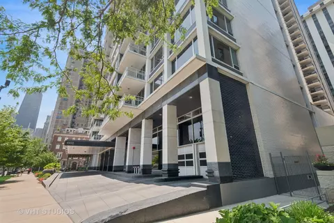 1300 N Lake Shore Dr #21D, Chicago, IL 60610