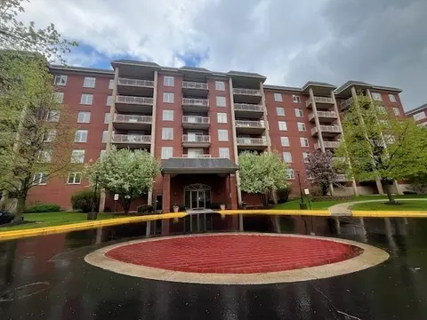 8300 Callie Ave #504, Morton Grove, IL 60053