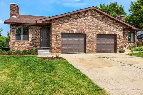 847 Carol Ave, Woodstock, IL 60098