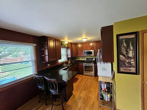 155 S Mclean Blvd, Elgin, IL 60123 photo 10