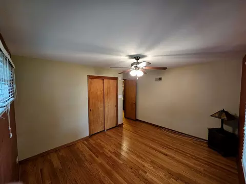 155 S Mclean Blvd, Elgin, IL 60123 photo 16