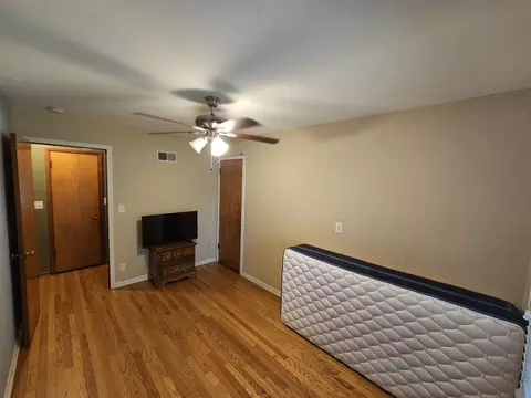 155 S Mclean Blvd, Elgin, IL 60123 photo 18