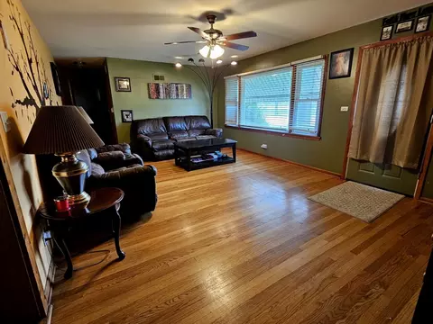 155 S Mclean Blvd, Elgin, IL 60123 photo 6