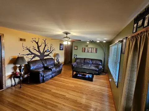 155 S Mclean Blvd, Elgin, IL 60123 photo 7