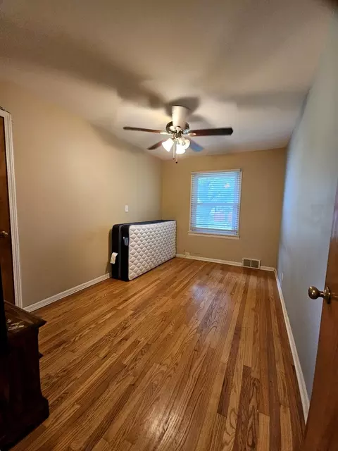 155 S Mclean Blvd, Elgin, IL 60123 photo 17