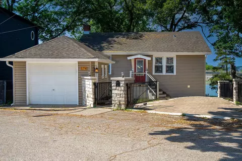 174 Riverside Island Dr, Fox Lake, IL 60020