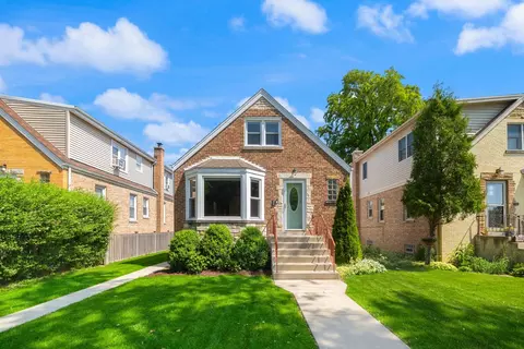 7204 W Farwell Ave, Chicago, IL 60631