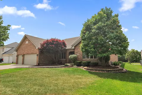 11259 Twin Lakes Dr, Orland Park, IL 60467