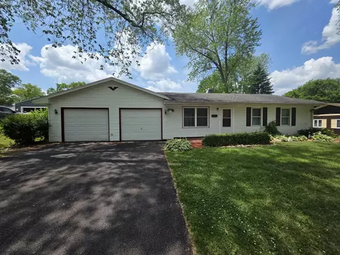 112 Sweetbriar Ct, South Elgin, IL 60177