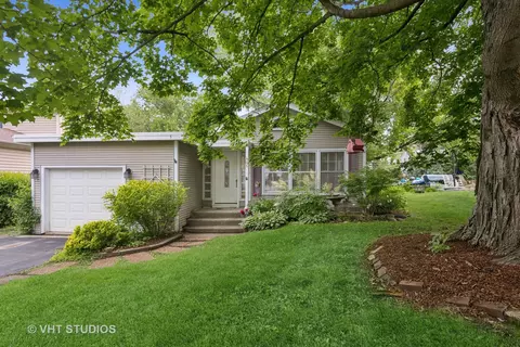 406 E Tower Dr, Tower Lakes, IL 60010