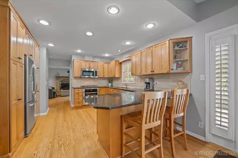 Kitchen - 1009 E Bailey Rd, Naperville, IL 60565 photo 1 of 4