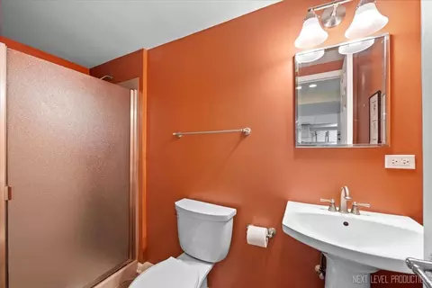 Bath - 1009 E Bailey Rd, Naperville, IL 60565 photo 4 of 4