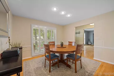 Dining - 1009 E Bailey Rd, Naperville, IL 60565 photo 2 of 2