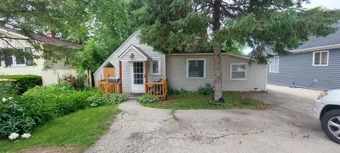 316 Clifton Dr, Round Lake Park, IL 60073