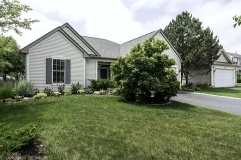 24309 White Oak Dr, Plainfield, IL 60585