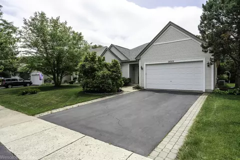24309 White Oak Dr, Plainfield, IL 60585 photo 2