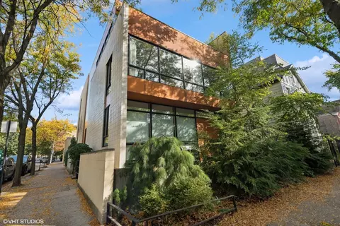 839 N Hermitage Ave #201, Chicago, IL 60622
