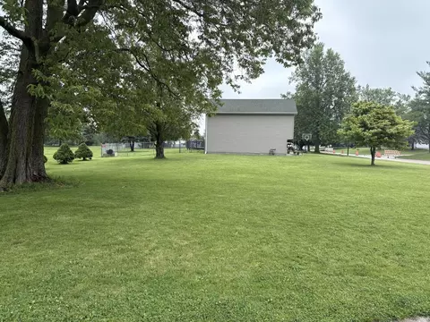 Exterior - 606 Briarwood Dr, Danvers, IL 61732 photo 3 of 4