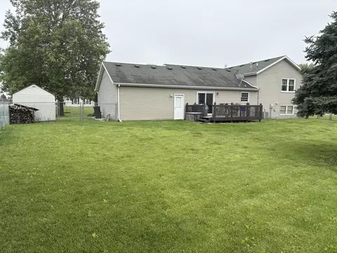 Exterior - 606 Briarwood Dr, Danvers, IL 61732 photo 2 of 4