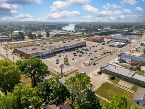View/Area - 345 S Washington Ave, Kankakee, IL 60901 photo 7 of 8