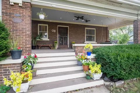 209 N West St, Danvers, IL 61732 photo 2