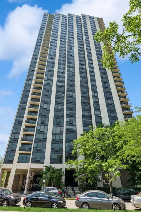 2500 N Lakeview Ave #605, Chicago, IL 60614