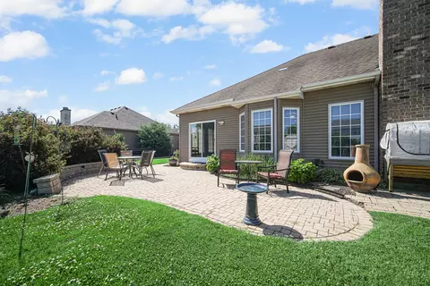 Exterior - 3720 Bunker Hill Dr, Algonquin, IL 60102 photo 4 of 7