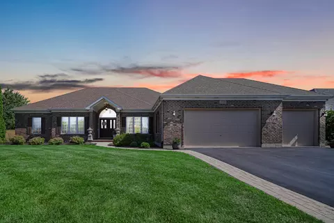 Exterior - 3720 Bunker Hill Dr, Algonquin, IL 60102 photo 7 of 7