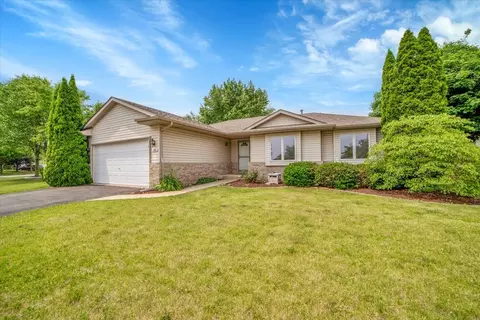 1801 Great Falls Dr, Plainfield, IL 60586 photo 2