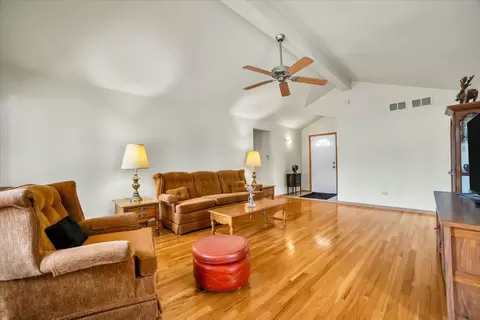1801 Great Falls Dr, Plainfield, IL 60586 photo 5