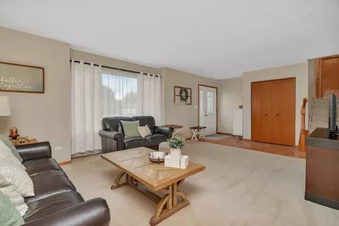 512 Creekside Cir, Minooka, IL 60447 photo 7