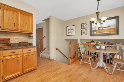 512 Creekside Cir, Minooka, IL 60447 photo 11