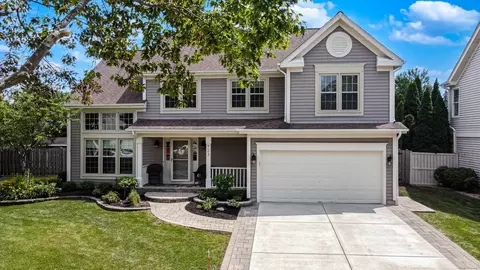 923 Christa Ct, Elk Grove Village, IL 60007